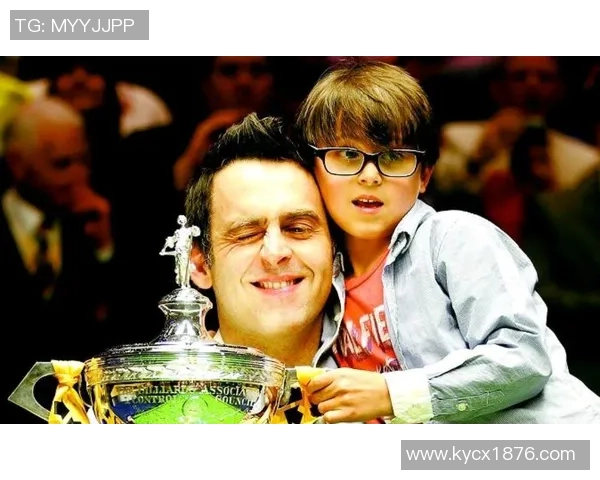 红发足球巨星：从赛场到生活，他的独特魅力与非凡成就